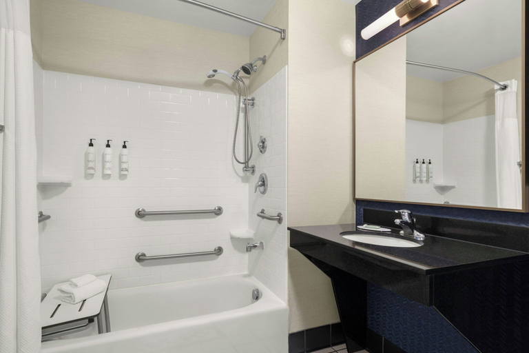 Bathroom 4, Fairfield Inn & Suites Marietta, Washington