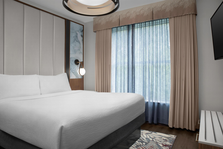 Bedroom 3, Embassy Suites by Hilton Birmingham Hoover, Jefferson
