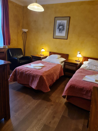 Bedroom 2, Sarlospuszta Club Hotel, Dabasi