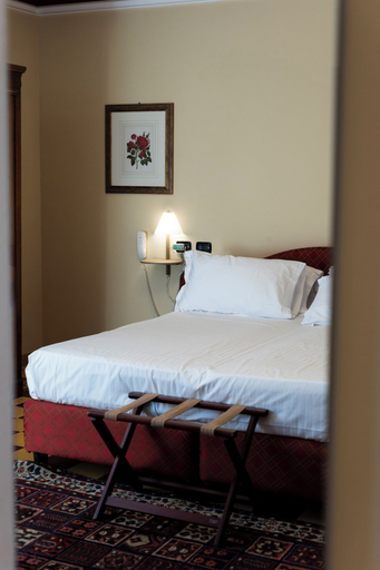 Bedroom 4, Albergo Castiglione Langhe, Cuneo