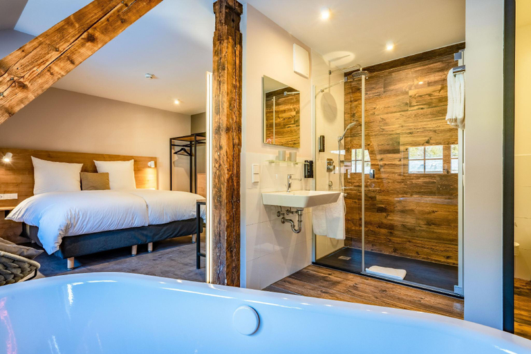 Bedroom 4, coucou hotel & kuckucks-stube (Titisee), Breisgau-Hochschwarzwald