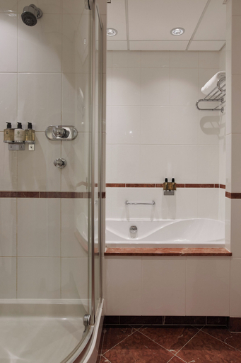Bathroom 5, St. Pierre Park Hotel, Spa and Golf Resort