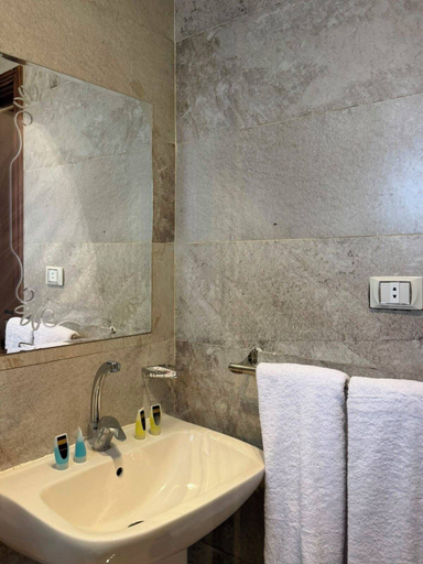 Bathroom 3, Gardenia pyramids Palace, Al-Ahram