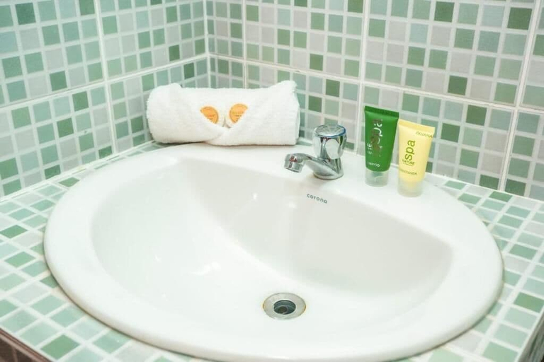 Bathroom 4, Hotel Caracas - Casco Viejo, Panamá