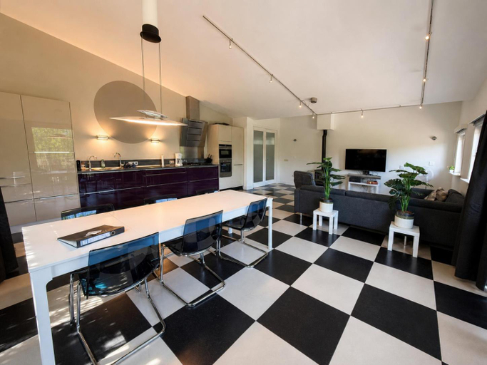 Food & Drinks, Villa Vera - Comfort, Space, Sauna & Hot Tub in Private Garden, Zeewolde