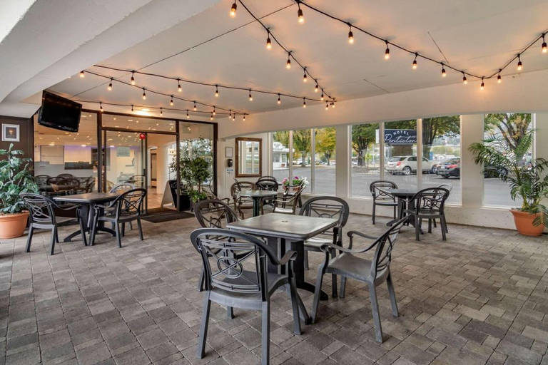 Food & Drinks, Hotel Penticton, Ascend Hotel Collection, Okanagan-Similkameen