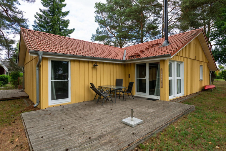Balcony, Modern Eingerichteter Doppelbungalow mit Garten in Mirow, Mecklenburgische Seenplatte