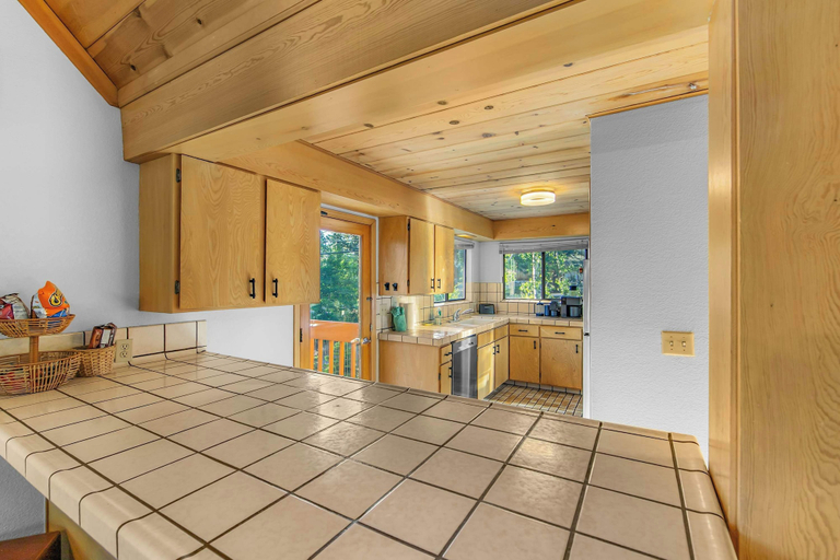 Private kitchen 2, Granite Heights - Pet Friendly Retreat, Douglas