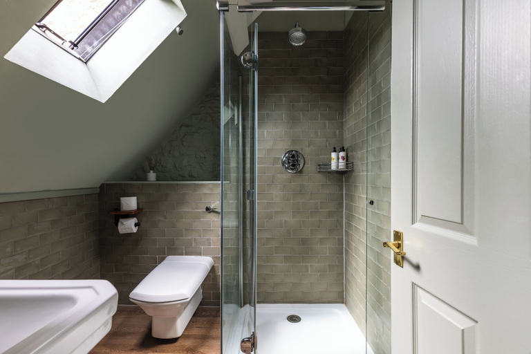 Bathroom 4, The Bell at Stow, Gloucestershire