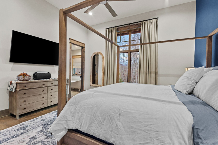 Interior 2, Point of View at Eagle Bay, Johnson