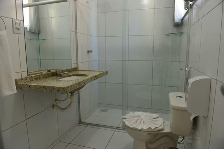 Bathroom 3, Alpha Praia Hotel, Fortaleza