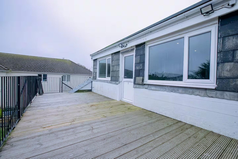 Exterior 3, 1 Bedroom Apartment Sleeps 2 - Pets Welcome, Cornwall