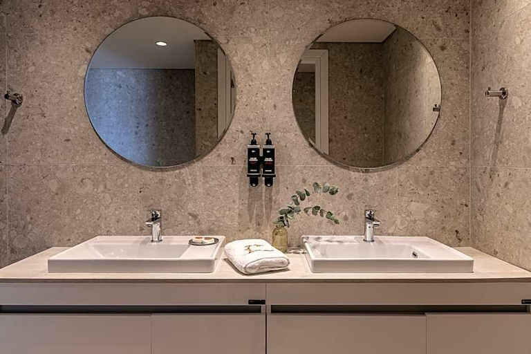 Bathroom, Crown Resorts Horizon Hotel