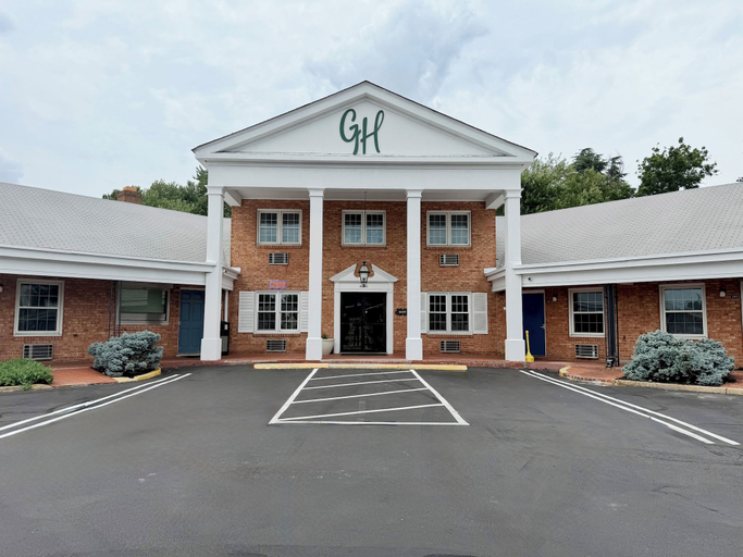 Exterior & Views 2, Governor House Inn, Fairfax