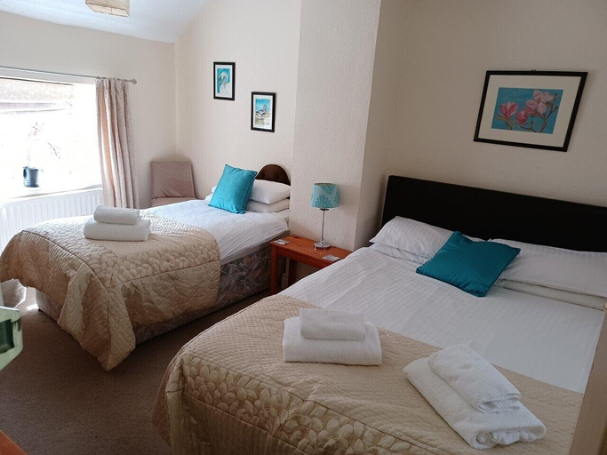 Bedroom 2, Winchester Arms, Somerset