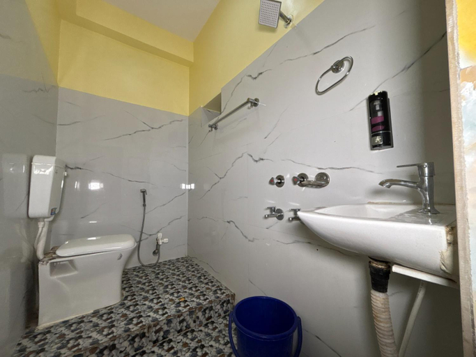 Bathroom 4, Hotel Radiation Deoghar, Deoghar