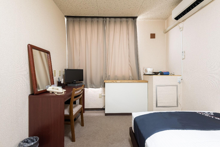 Bedroom 3, Business Hotel Kurama, Hikone