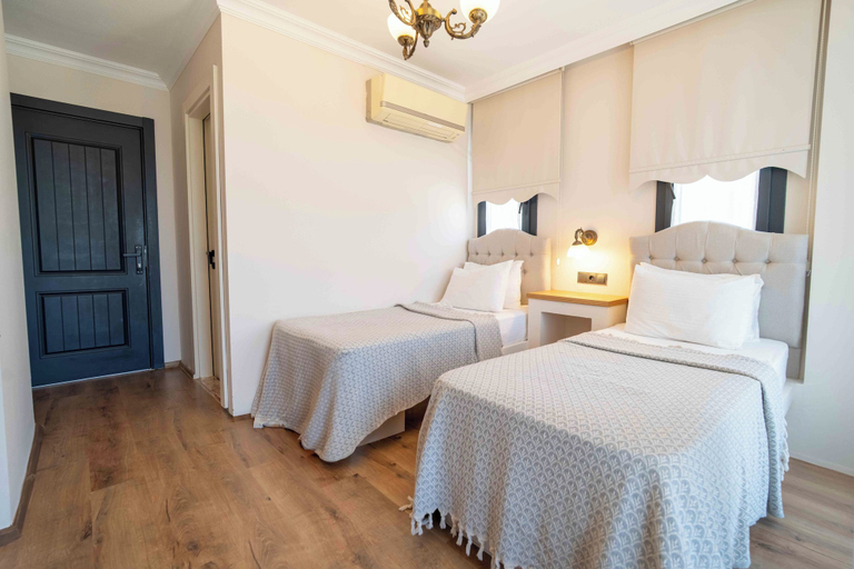 Bedroom 3, Cunda House Kucuk Otel, Ayvalık
