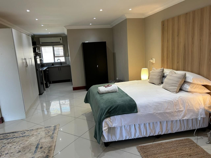 Room 5, Menlyn Stay, City of Tshwane