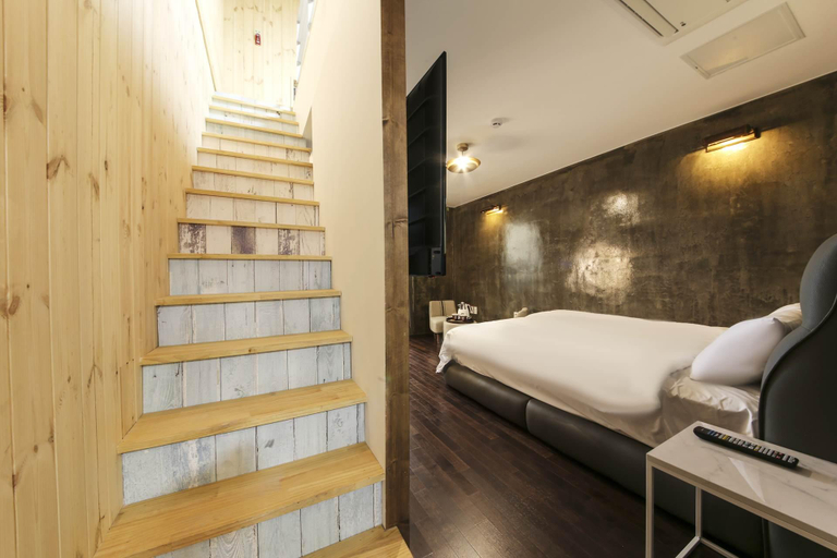 Bedroom 2, Pohang Heunghae KTX, Pohang