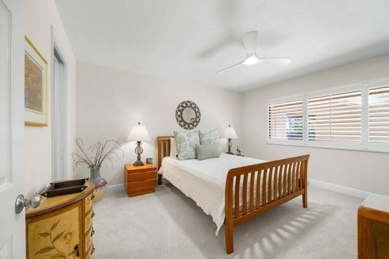 Room 3, Kings Crown Unit 217 2 Bedroom Condo, Lee