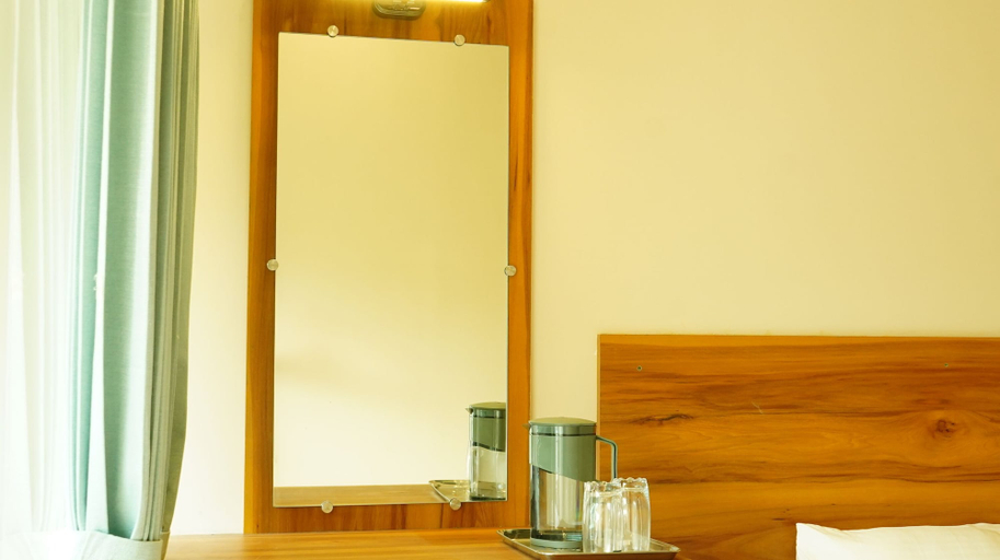 Living area 5, Vasu Inn - Rooms in Valparai, Coimbatore