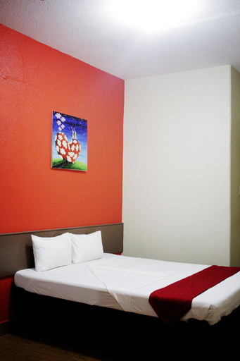 Bedroom 2, In & Go Hotel, Cebu City