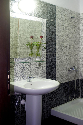 Bathroom 5, Medusa Hotel, Central Macedonia