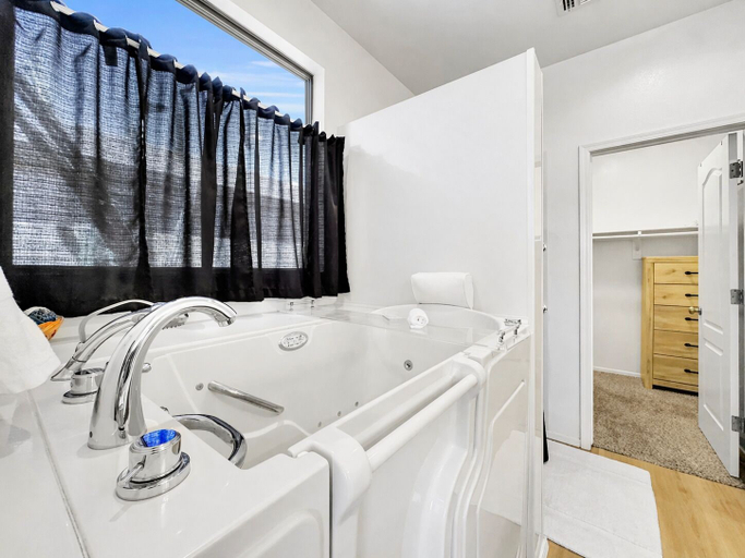 Bathroom 4, Hacienda La Noria Gold Canyon, Pinal