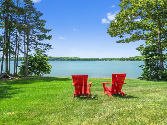 Lake, Newly-built Waterfront Home With Fast Wifi, Furnished Deck, & Washer/dryer, Lincoln