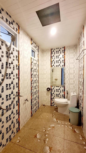 Bathroom, Baan Bua Talay, Muang Rayong