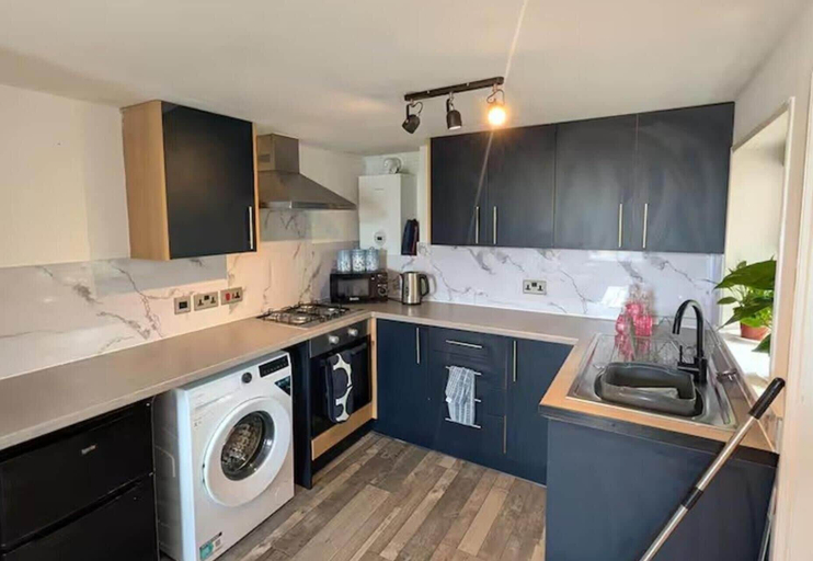 Private kitchen 3, 1 Bed Georgian Apartment - Garden - Pets Welcome, Shropshire