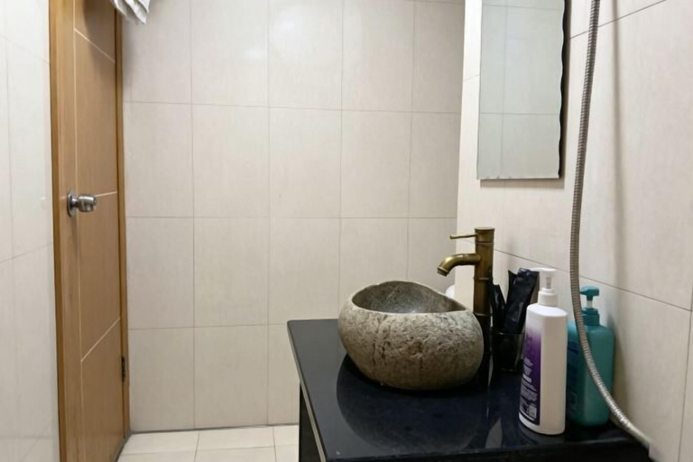 Bathroom 3, Wuzhen Jinshui Minju, Jiaxing