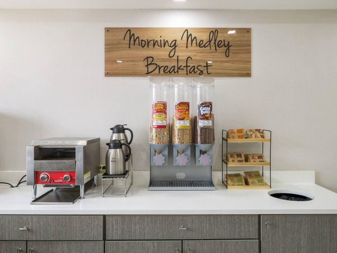 Food & Drinks 4, MainStay Suites Chambersburg, Franklin