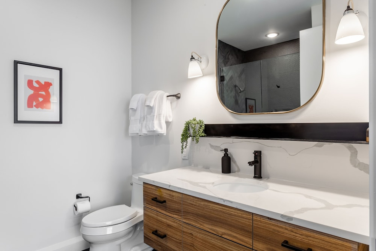 Bathroom 3, Mint House Dallas – Downtown, Dallas