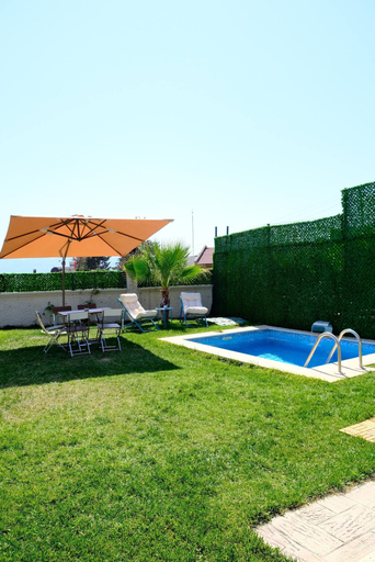 Pool 4, 4-deluxe Villa With Heated Private Pool, Gebze