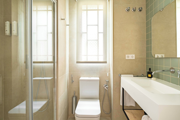 Bathroom 5, Aspasios Garden Apartments, Barcelona