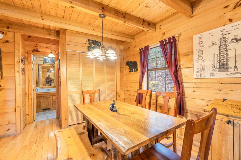 Others 5, Moonshine Ridge Cabin with Hot Tub and Fire Pit, Sevier
