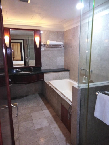 Bathroom 4, Glorious Service Suite at Times Square, Kuala Lumpur