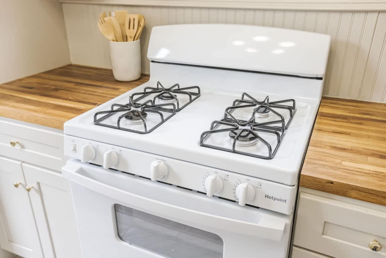 Room 2, Modern Cajun Stay 1BR Near Festivals Food, Lafayette