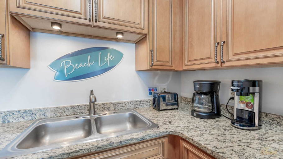 Interior 2, Summit 625, Bay