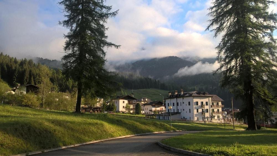 Exterior & Views 2, Hotel Scoiattolo, Belluno