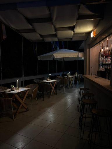 Food & Drinks 5, Palmyra, Ionian Islands