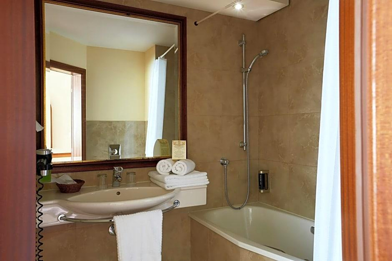 Bathroom 4, Louren Hotel, Praha 2