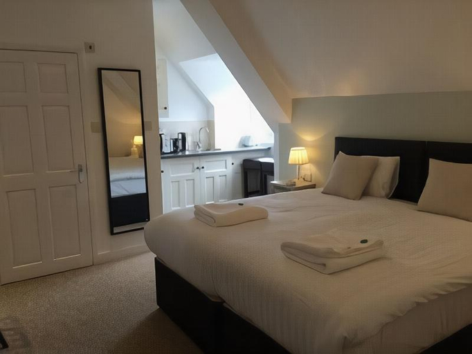 Bedroom 2, Kings Hotel, Suffolk