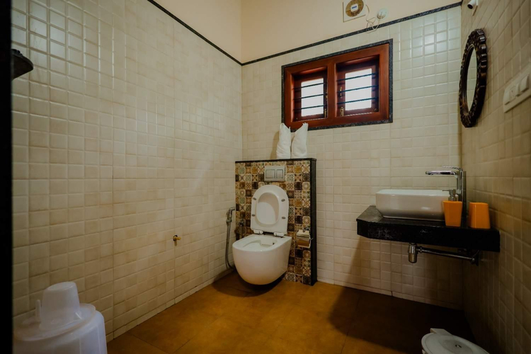 Bathroom 3, Valley Vibes, Ramanagara