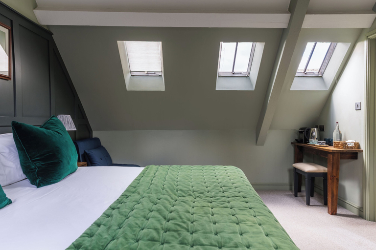 Bedroom 2, The Bell at Stow, Gloucestershire