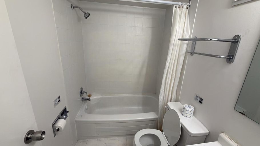 Bathroom 5, Midtown Inn, Division No. 11