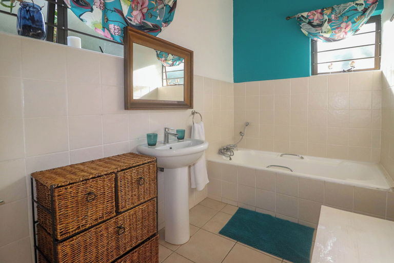 Bathroom 3, 7 Sands, iLembe
