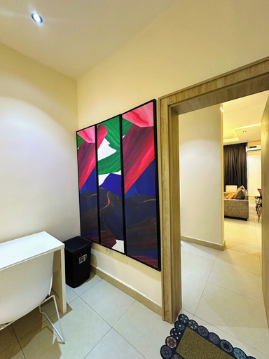 Others 2, Trim Apartment, Obio/Akp